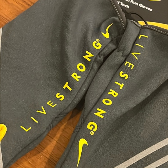 Nike Livestrong Tech Thermal Running Gloves Anthracite/Maize new Women's Medium - Picture 2 of 12